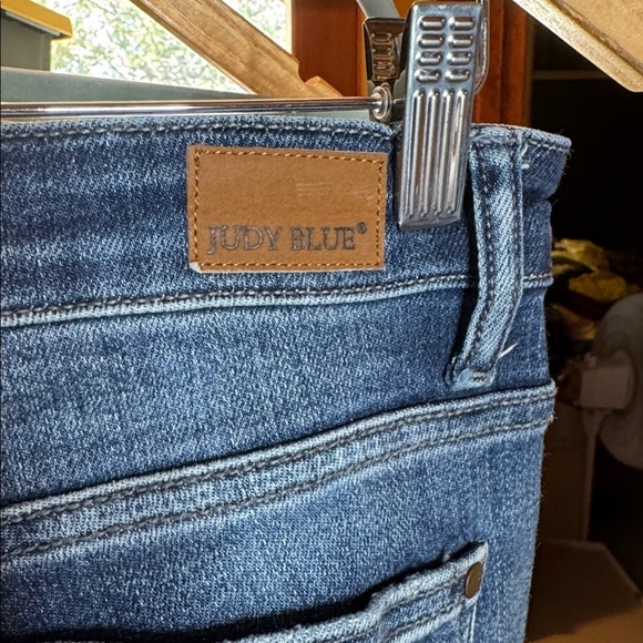 Judy Blue Dark Wash Mid Rise Distressed Blue Jeans Size Medium 29.5” Waist 7/28 - Picture 15 of 16